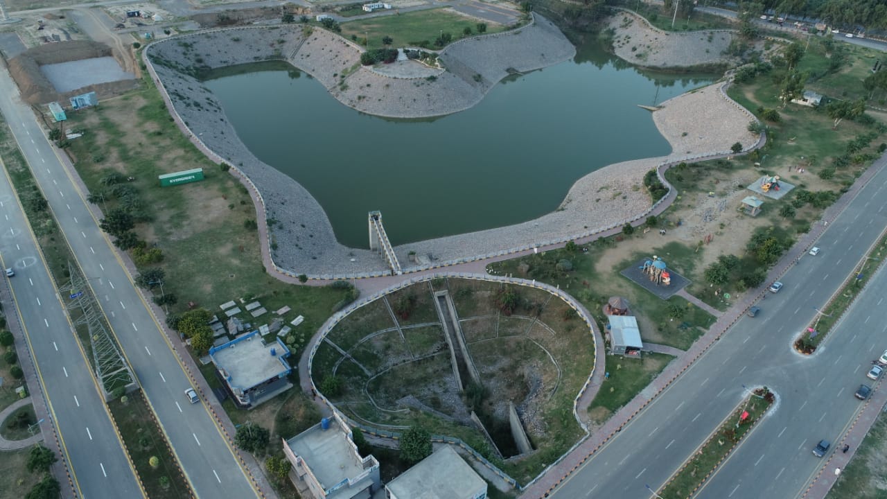 B17 Pic construction activity